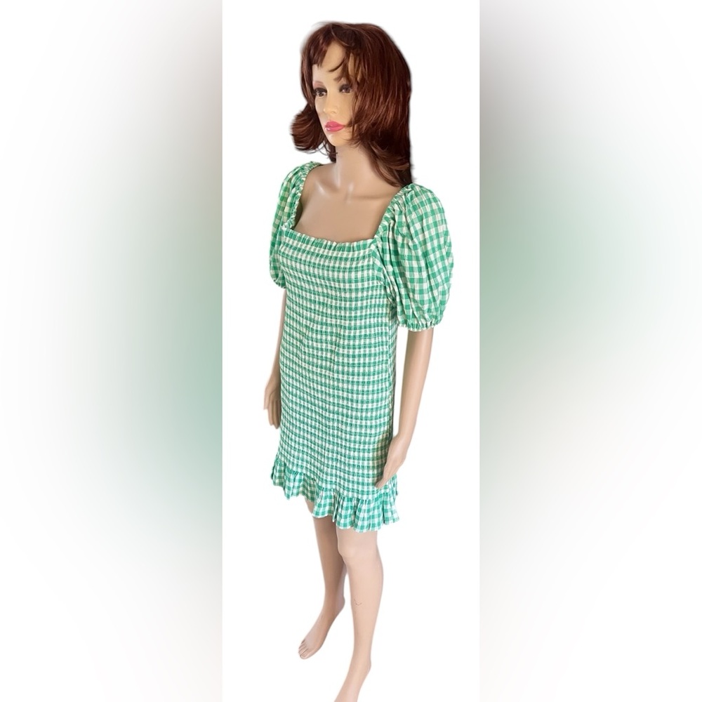 Hostess Pick 🔥 BB Dakota Steve Madden Green and White Puff Sleeve Dress